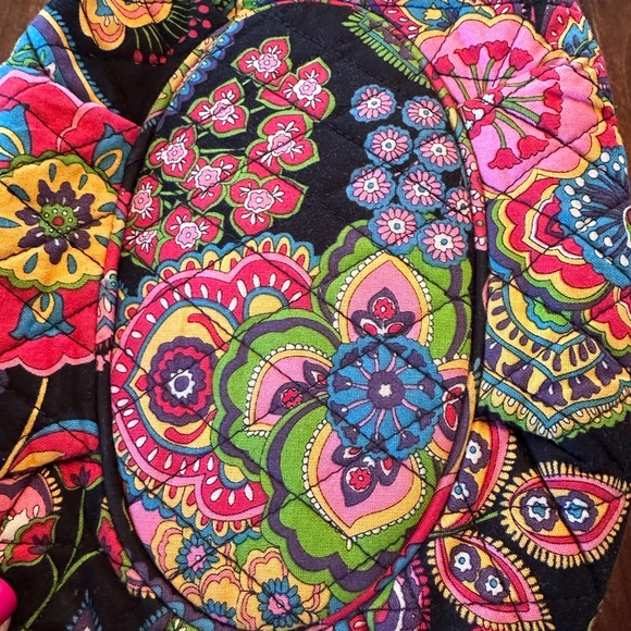 VERA BRADLEY quilted shoulder bag. Jewel tone colors.  EXCELLENT new condition. - Picture 3 of 13